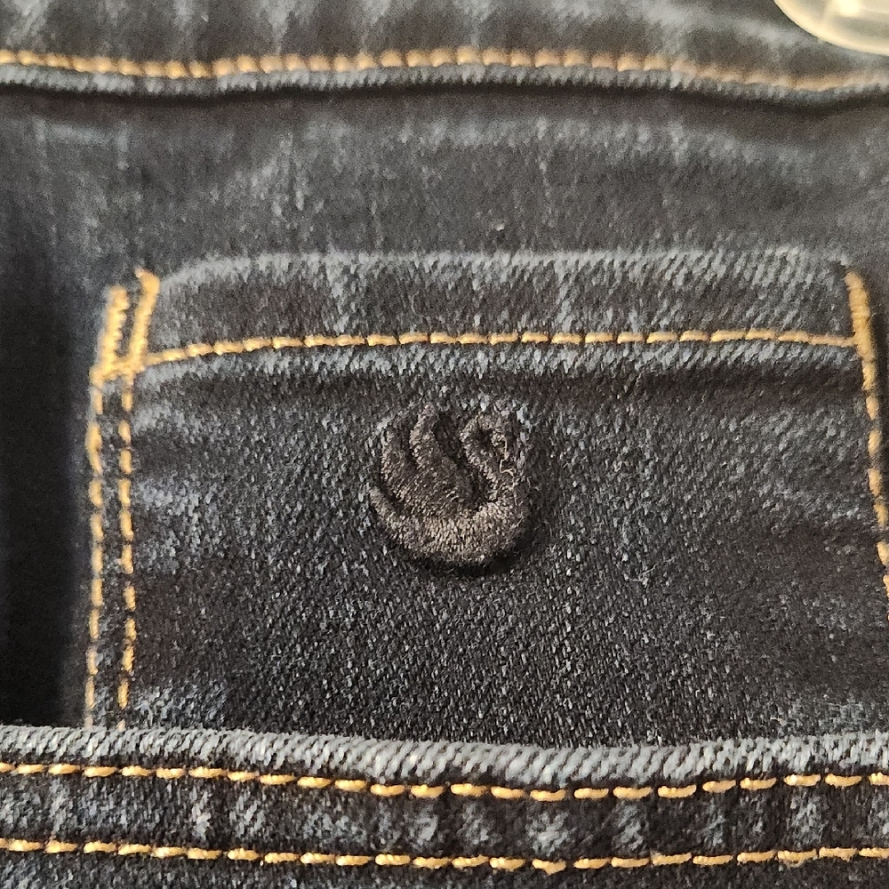 Gloria Vanderbilt Dark Blue Straight Leg Jeans - Picture 2 of 5